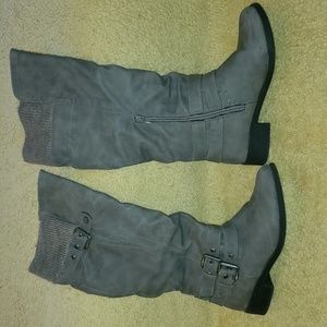 Girls boots, size 5, color light greenish gray , XOXO